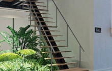 Thiết kế cầu thang trong nhà để đảm bảo kết cấu, và tạo không gian xanh, tràn đầy ánh sáng